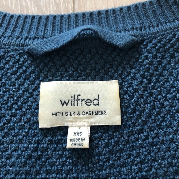 Aritzia Wilfred Galois Silk Cashmere Blend Deep V Neck Light Sweater - Picture 7 of 13